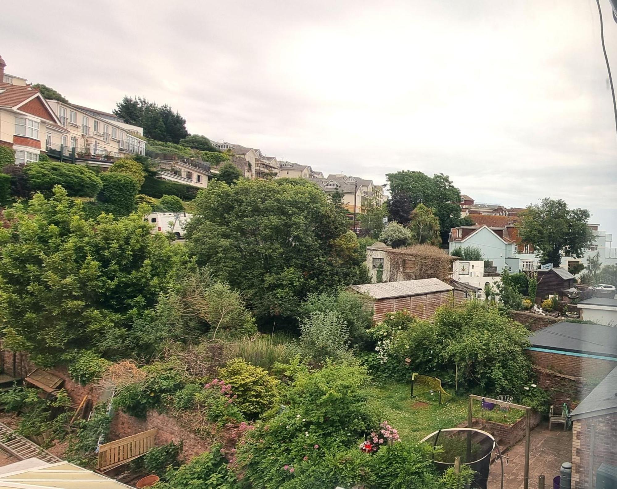 Rowcroft Guest house 3*