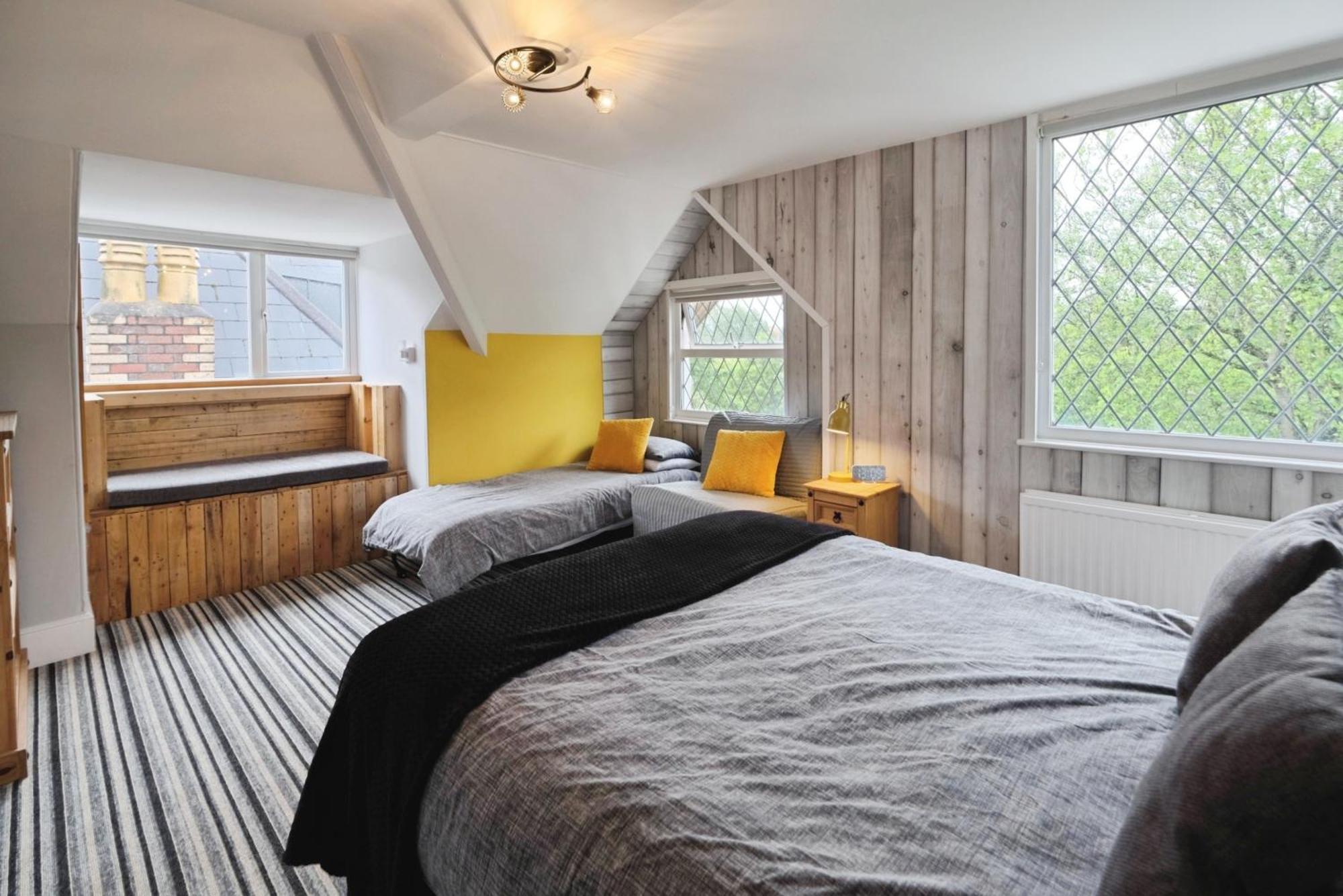 Rowcroft Guest house 3*