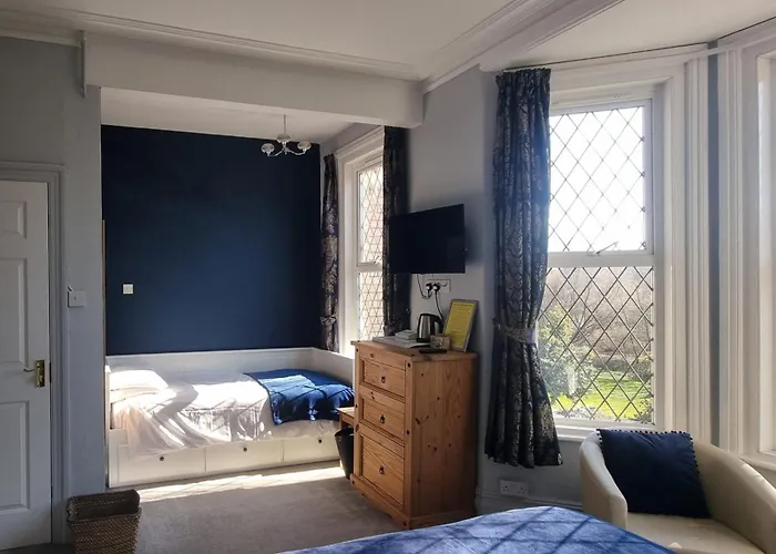 Rowcroft Lodge Guest House B&B